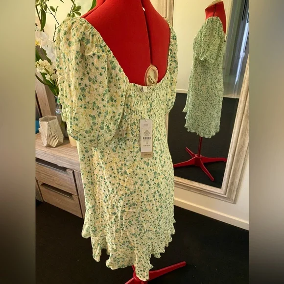 Size 16 ForeverNew Curve square neck puff sleeves dress in pistachio dit… - Picture 6 of 12